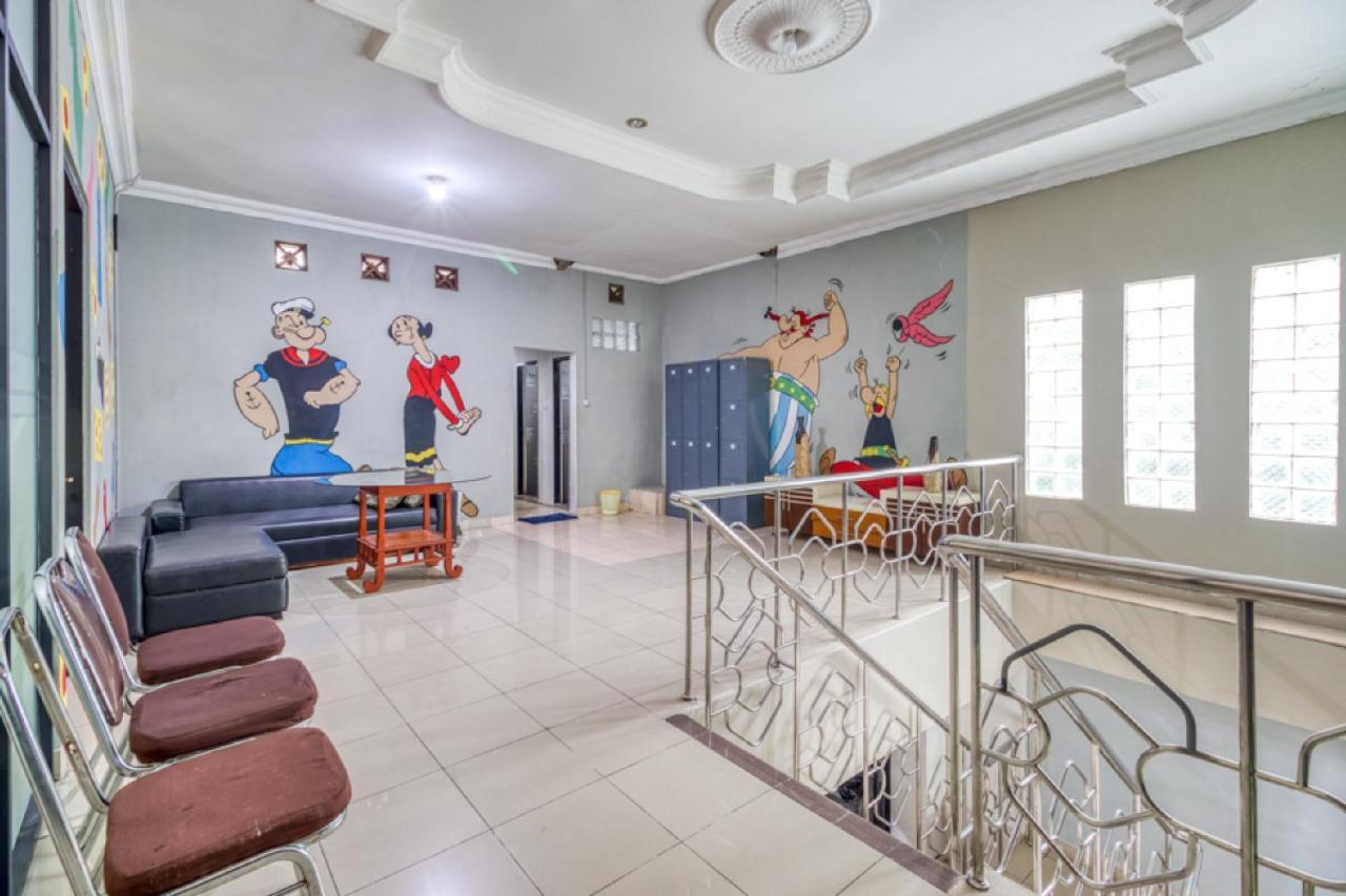 Reddoorz Hostel Near Stadion Mandala Krida Yogya Jogyakarta Zewnętrze zdjęcie