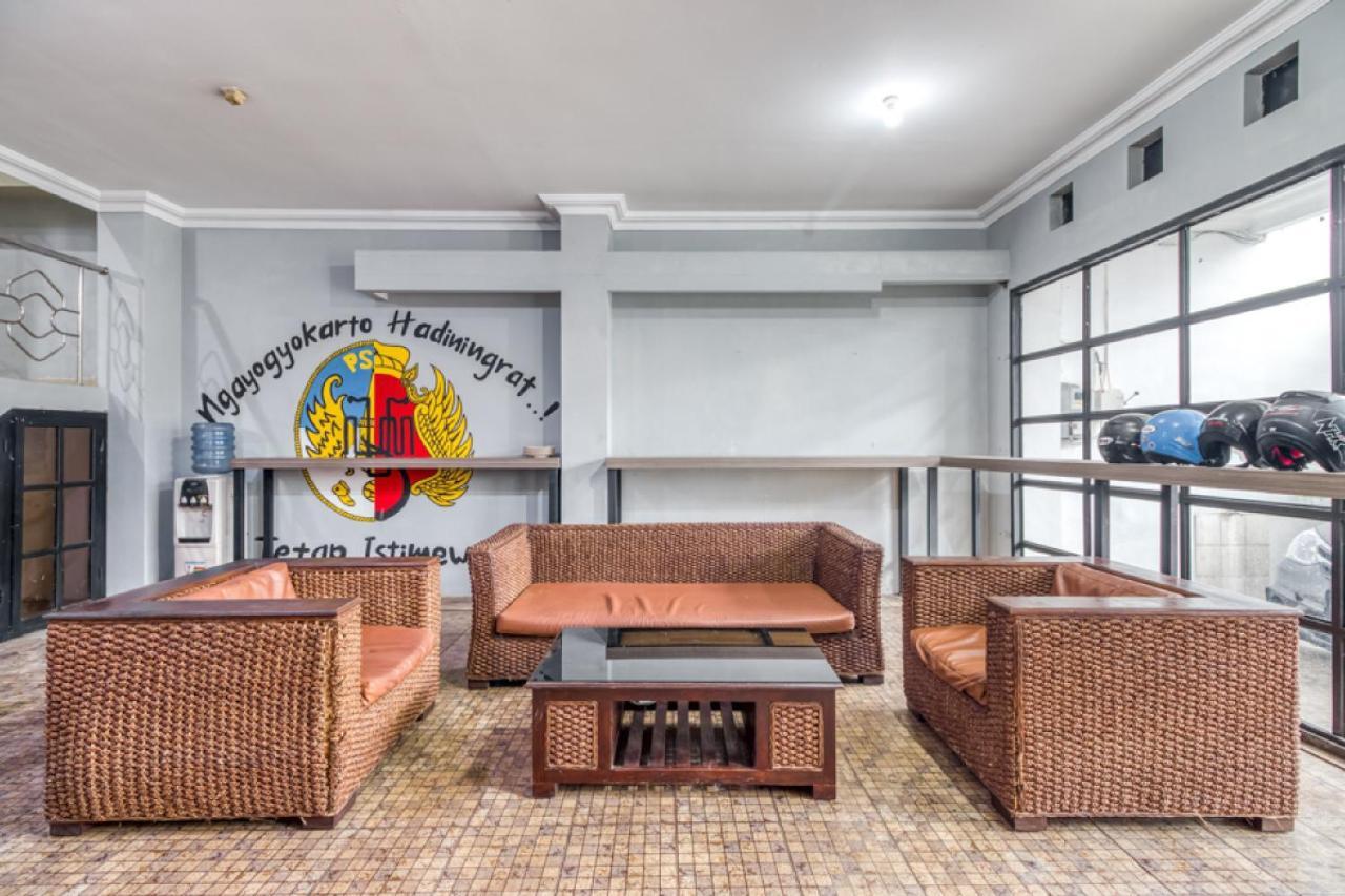 Reddoorz Hostel Near Stadion Mandala Krida Yogya Jogyakarta Zewnętrze zdjęcie